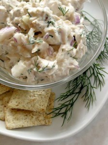 Куриный салат с орехами