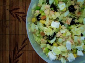 Салат с курицей и авакадо